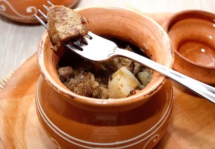 Свинина в горщику - рецепти свинини в горщиках - як правильно (свинини) Свинина в горщику - рецепти свинини в горщиках - як правильно