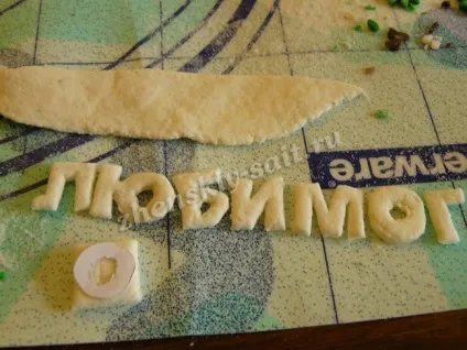 Торт футбольне поле з м'ячем з мастики своїми руками - майстер клас з фото крок за кроком