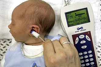 У дитини заклало вухо - що робити якщо воно не болить або є біль (болить) У дитини заклало вухо - що робити якщо воно не болить або є біль