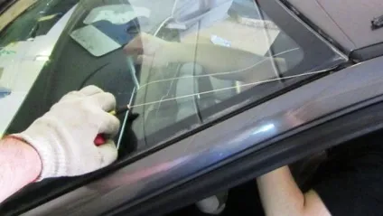 Установка і заміна лобового скла автомобіля своїми руками - легка справа (заміна) Установка і заміна лобового скла автомобіля своїми руками - легка справа