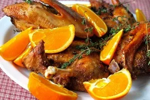 Качка з яблуками в духовці святкові рецепти з фото (качка запечена з яблуками в духовці) Качка з яблуками в духовці святкові рецепти з фото