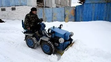 Вибір трактора для прибирання території від снігу та сміття (вибір) Вибір трактора для прибирання території від снігу та сміття