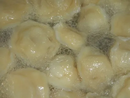 Смачні і соковиті домашні пельмені з мясом- як приготувати пельмені в домашніх умовах, покроковий (соковиті) Смачні і соковиті домашні пельмені з мясом- як приготувати пельмені в домашніх умовах, покроковий