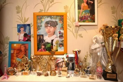 Юна героїня серіалу «Вороніни» маша Ільюхіна «наш папуга Аполлон говорить і танцює! »(Новини) Юна героїня серіалу «Вороніни» маша Ільюхіна «наш папуга Аполлон говорить і танцює! »