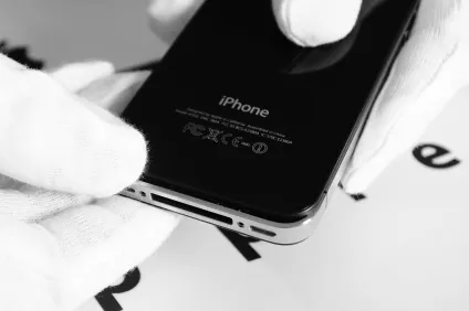 Заміна камери в iphone 4 - покрокова інструкція