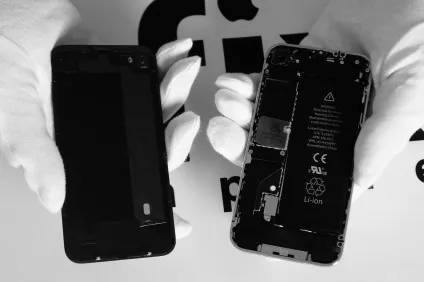 Заміна камери в iphone 4 - покрокова інструкція