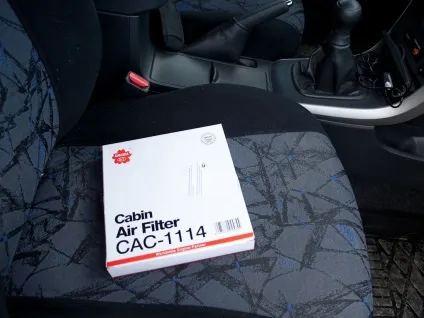 Заміна салонного фільтра в toyota corolla (салонного) Заміна салонного фільтра в toyota corolla