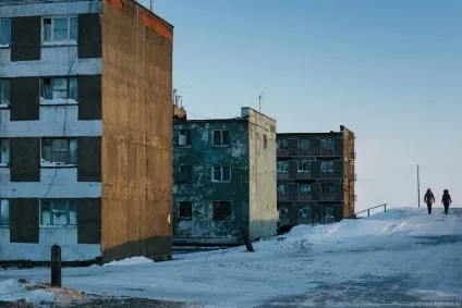Життя на краю землі (землі) Життя на краю землі