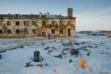 Життя на краю землі (землі) Життя на краю землі