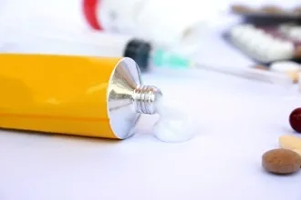 7 Міфів про аптечної косметики
