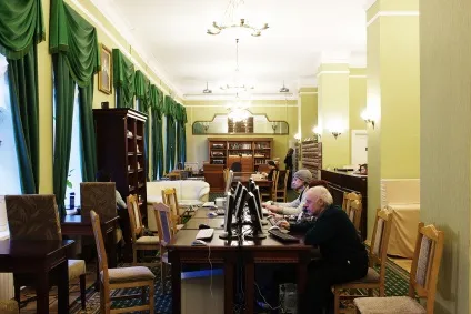 Афіша місто бібліотекарі про зарплату, стереотипах і тому, що Новомосковскют москвичі - архів (Чарльз Діккенс) Афіша місто бібліотекарі про зарплату, стереотипах і тому, що Новомосковскют москвичі - архів