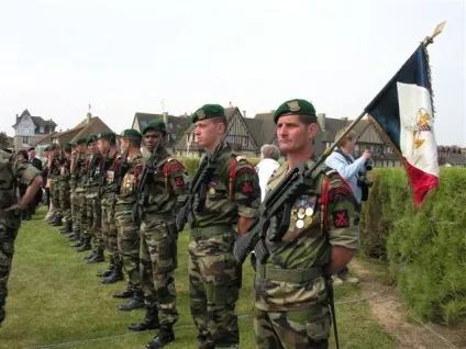 Берети в елітних військах, si vis pacem, para bellum! (Зелений бере) Берети в елітних військах, si vis pacem, para bellum!