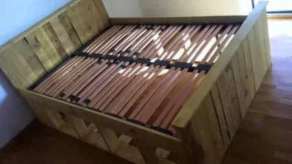 Як просто зробити ліжко з піддонів своїми руками (зробити) Як просто зробити ліжко з піддонів своїми руками