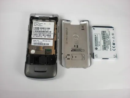 Як розібрати телефон motorola k1m, корисні статті від itcomplex (лицьову панель дисплеєм) Як розібрати телефон motorola k1m, корисні статті від itcomplex
