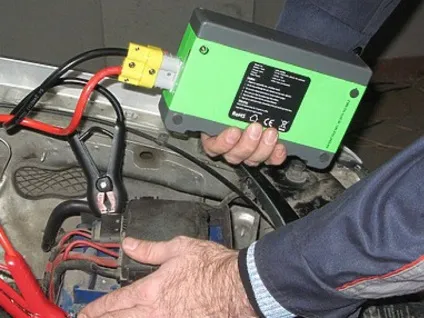 Що таке jump-стартер і навіщо він потрібен в машині - прилавок (Smart Power SP-4500) Що таке jump-стартер і навіщо він потрібен в машині - прилавок