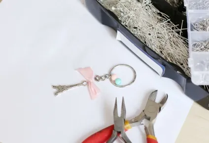 Робимо брелок «paris» з полімерної глини - ярмарок майстрів - ручна робота, handmade (фимо) Робимо брелок «paris» з полімерної глини - ярмарок майстрів - ручна робота, handmade