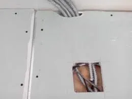 Електропроводка під гіпсокартоном в приміщенні (кабелі розподільні коробки вимикачі) Електропроводка під гіпсокартоном в приміщенні