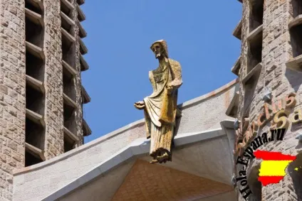 Головна визначна пам'ятка Барселони - храм святого сімейства (храм) Головна визначна пам'ятка Барселони - храм святого сімейства