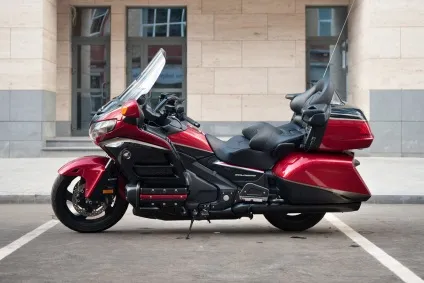 Honda gl 1800 goldwing стій, куди преш - відомості (1800) Honda gl 1800 goldwing стій, куди преш - відомості