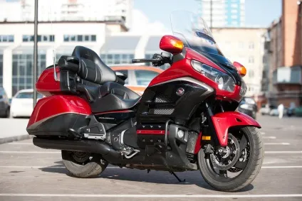 Honda gl 1800 goldwing стій, куди преш - відомості (стій) Honda gl 1800 goldwing стій, куди преш - відомості