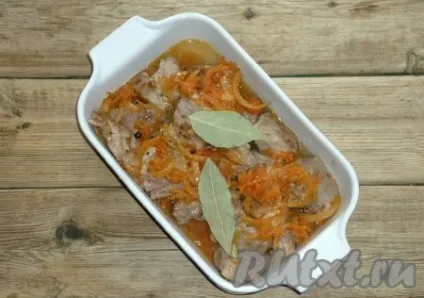 Яловичина, тушкована в духовці - рецепт з фото
