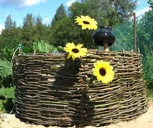 Як зробити компост своїми руками на дачі і в домашніх умовах (своїми) Як зробити компост своїми руками на дачі і в домашніх умовах