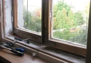 Як зняти стару фарбу з віконних рам 3 практичних способу - легкий ремонт квартир і будинків (просто) Як зняти стару фарбу з віконних рам 3 практичних способу - легкий ремонт квартир і будинків
