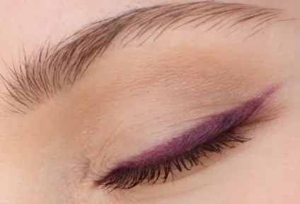 Олівець guerlain the eye pencil 03 deep purple - відгук, Свотч і макіяж, elia chaba (purple) Олівець guerlain the eye pencil 03 deep purple - відгук, Свотч і макіяж, elia chaba