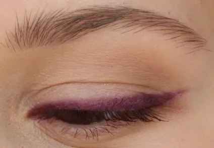 Олівець guerlain the eye pencil 03 deep purple - відгук, Свотч і макіяж, elia chaba (Свотч) Олівець guerlain the eye pencil 03 deep purple - відгук, Свотч і макіяж, elia chaba