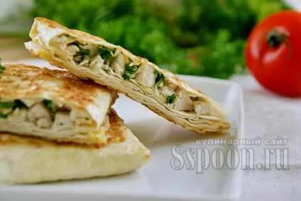 Конвертики з лаваша з куркою і сиром