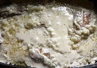 Курка, тушкована в сметані (в мультиварці і на плиті), приготуй, сподобається! (Курка) Курка, тушкована в сметані (в мультиварці і на плиті), приготуй, сподобається!