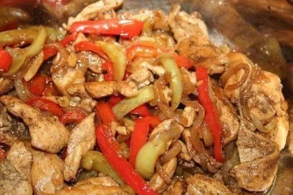 Курка смажена з овочами - прості рецепти (сковороду додати ложку масла) Курка смажена з овочами - прості рецепти