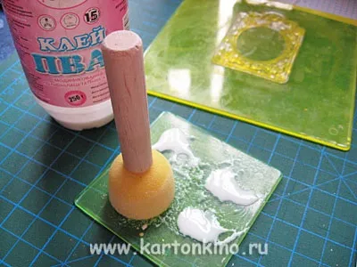Магічна коробочка з пурхають метеликами (метеликами) Магічна коробочка з пурхають метеликами