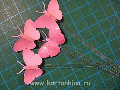 Магічна коробочка з пурхають метеликами (метеликами) Магічна коробочка з пурхають метеликами
