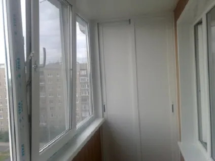 Меблі на балконі, 22 фото обставлених меблями балконів, з вбудованими шафами, різними (балконі) Меблі на балконі, 22 фото обставлених меблями балконів, з вбудованими шафами, різними