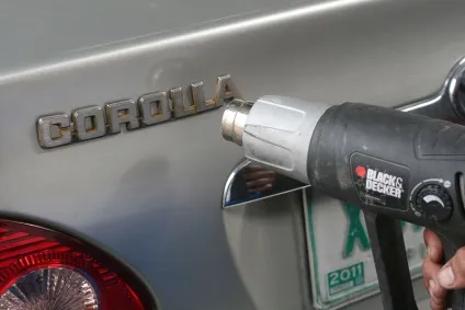 Як зняти букви і значки з вашого автомобіля - vripmaster (засіб) Як зняти букви і значки з вашого автомобіля - vripmaster