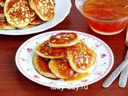 Оладки на кефірі пишні рецепт з фото, прості рецепти з фото (пишні) Оладки на кефірі пишні рецепт з фото, прості рецепти з фото