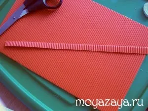 Виріб з гофрованого картону - заєць - на магніті