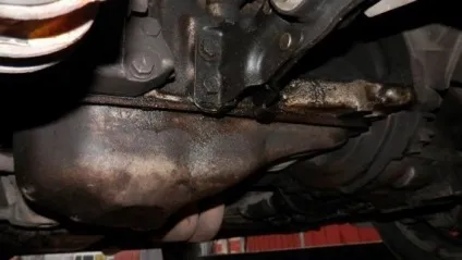 Чому жене і видавлює масло з сапуна шукаємо можливі проблеми - твій АВТОПУЛЬС (через) Чому жене і видавлює масло з сапуна шукаємо можливі проблеми - твій АВТОПУЛЬС