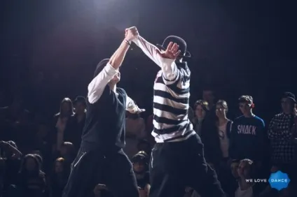 Чому juste debout має такий успіх