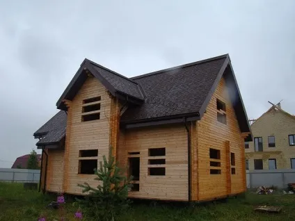 Плюси і мінуси профільованого бруса, поради щодо вибору