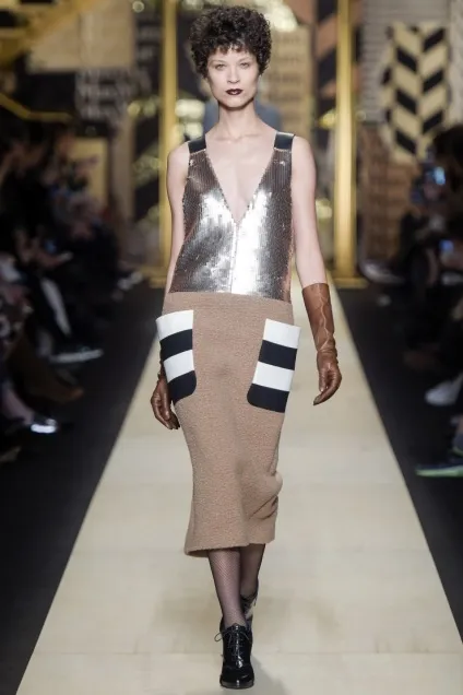 Сукня з кишенями аля max mara, кокосанка шиє (кишенями) Сукня з кишенями аля max mara, кокосанка шиє