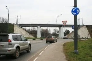 Правило пдд - перешкода справа