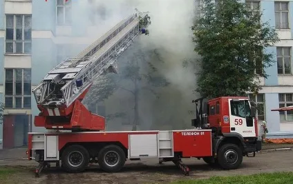 Пожежні висувні автодрабини типу ал 30 і ал 50 з гідравлічним приводом - основні елементи (автодрабини) Пожежні висувні автодрабини типу ал 30 і ал 50 з гідравлічним приводом - основні елементи