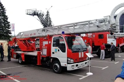 Пожежні висувні автодрабини типу ал 30 і ал 50 з гідравлічним приводом - основні елементи (автодрабини) Пожежні висувні автодрабини типу ал 30 і ал 50 з гідравлічним приводом - основні елементи