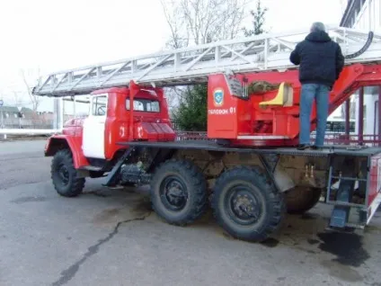 Пожежні висувні автодрабини типу ал 30 і ал 50 з гідравлічним приводом - основні елементи (пожежні) Пожежні висувні автодрабини типу ал 30 і ал 50 з гідравлічним приводом - основні елементи