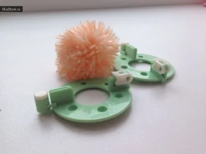 Pom pom maker - пристрій для виготовлення помпонів (виготовлення) Pom pom maker - пристрій для виготовлення помпонів