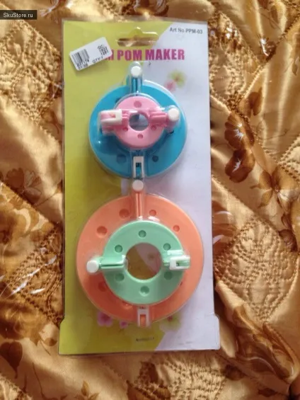 Pom pom maker - пристрій для виготовлення помпонів (maker) Pom pom maker - пристрій для виготовлення помпонів