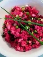 Салат з горошком і ковбасою