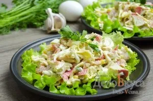 Салат з крабовими паличками рецепт з покроковими фото (крабовими паличками кукурудзою) Салат з крабовими паличками рецепт з покроковими фото
